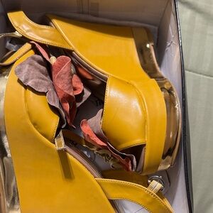 Bucco Yellow Sandals with Floral Accents